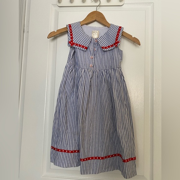 Beautiful dress - Picture 3 of 3